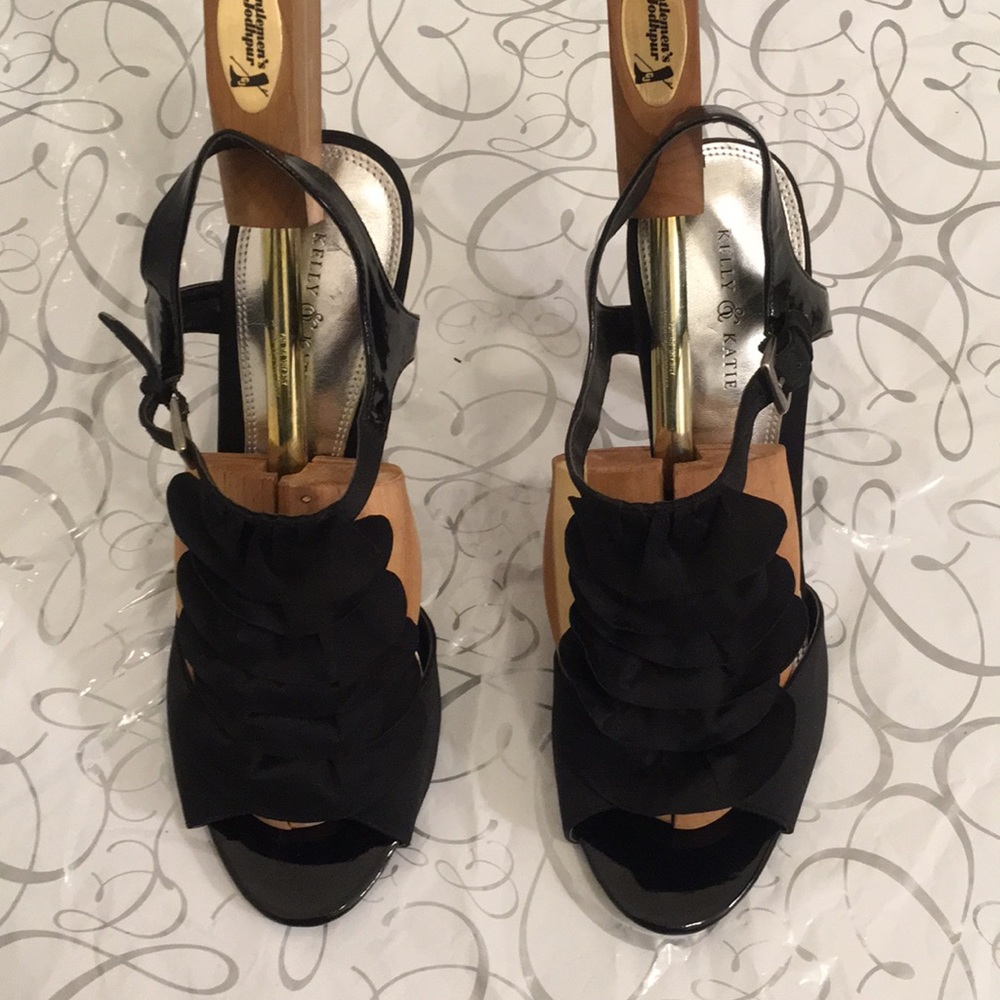 Kelly & Katie | T-strap Ruffle Heels - Picture 2 of 4
